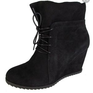Gentle Souls by Kenneth Cole Suede Booties